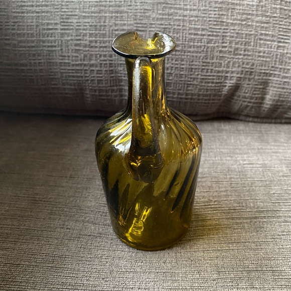 Vintage Hand Blown Avocado Optic Swirl Glass Mini Pitcher with Applied Handle - Picture 3 of 9